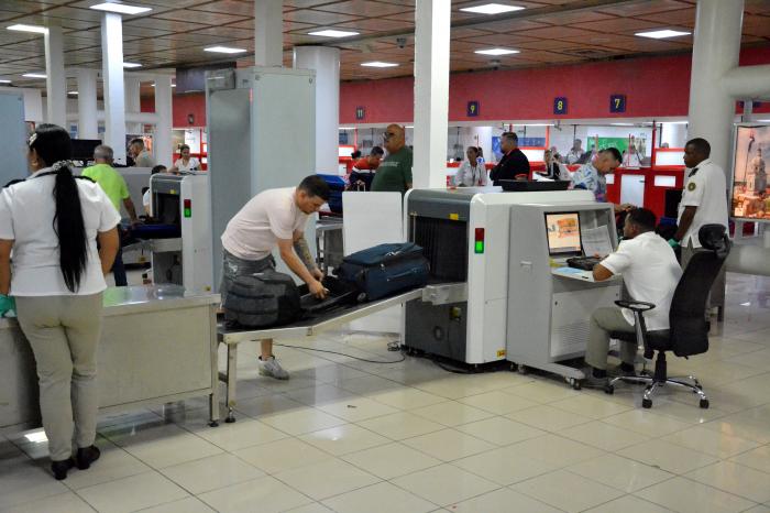 Prorrogan beneficio arancelario a la importación sin carácter comercial de alimentos, aseo y medicamentos