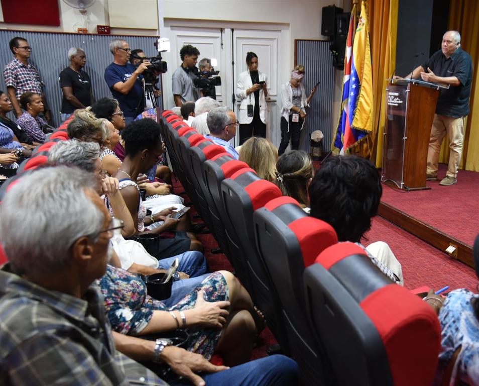 Trabajadores del Ministerio de Cultura en Cuba apoyan a Venezuela