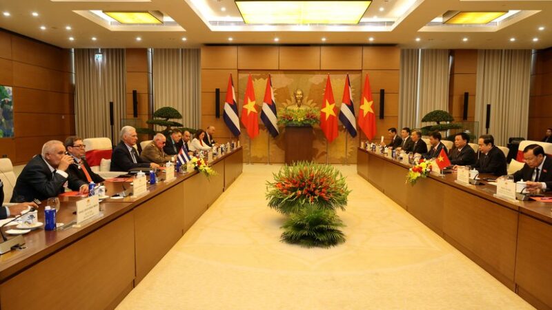 Sostuvo Díaz-Canel encuentros con el Primer Ministro y el Presidente del Parlamento vietnamita