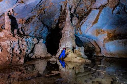 Gotas del Saber, Cuba y sus sistemas cavernarios