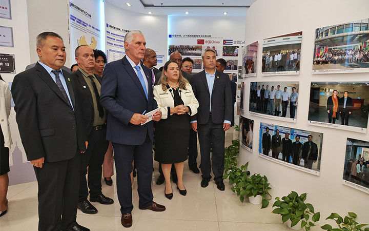 Visitó Díaz-Canel empresa chino-cubana de biotecnología