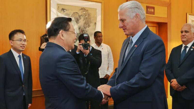 Presidente de Cuba finaliza visita a China y viaja hacia Laos