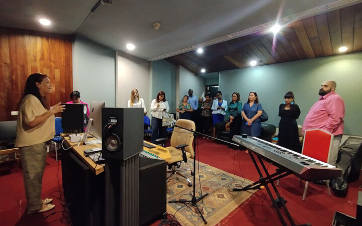 Recibe Estudios Abdala a diplomáticos acreditados en Cuba