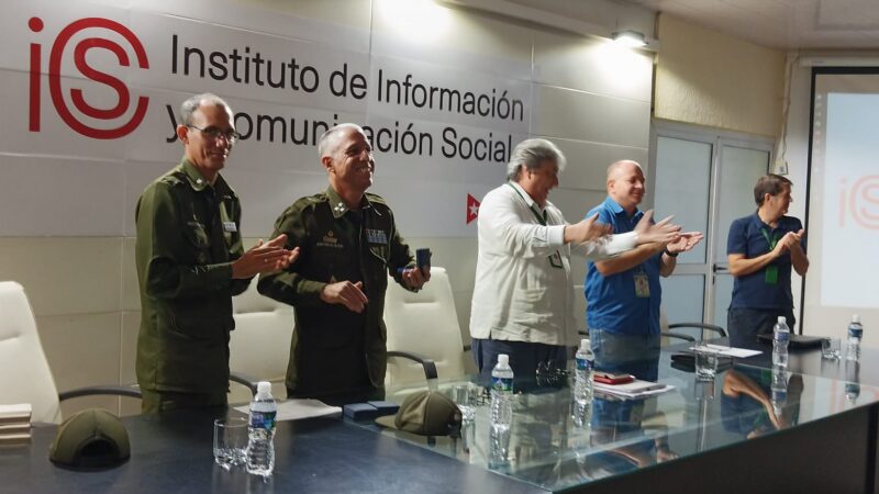 Sello aniversario 50 del Movimiento de Artistas Aficionados del Minint para al Instituto de Información y Comunicación Social