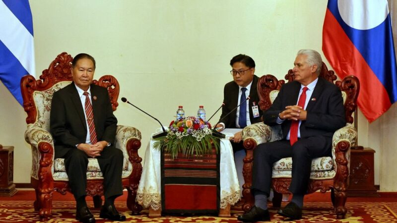 Presidente de Cuba fortalece lazos históricos con Laos en visita de Estado