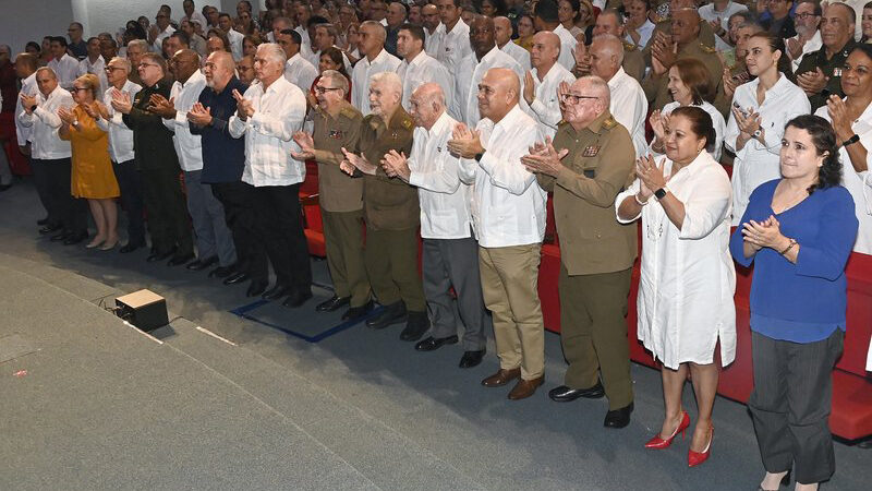 Una fecha de canto a la unidad