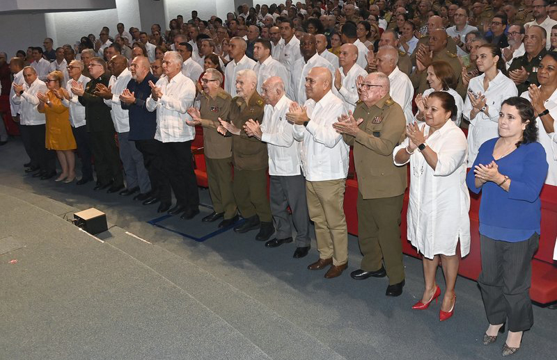Una fecha de canto a la unidad