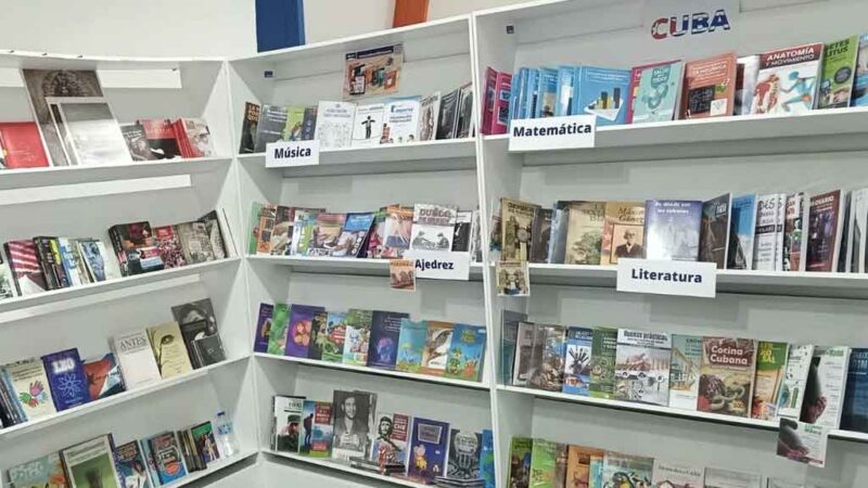 Cuba destaca con variada propuesta en feria del libro en Dominicana