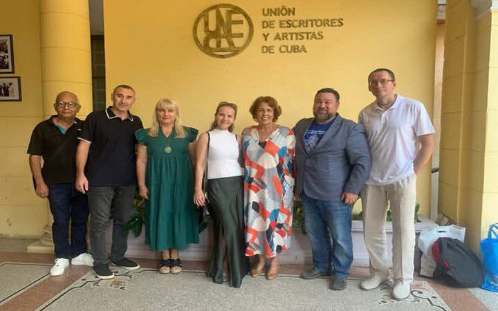 Intercambian en La Habana escritores y artistas rusos y cubanos