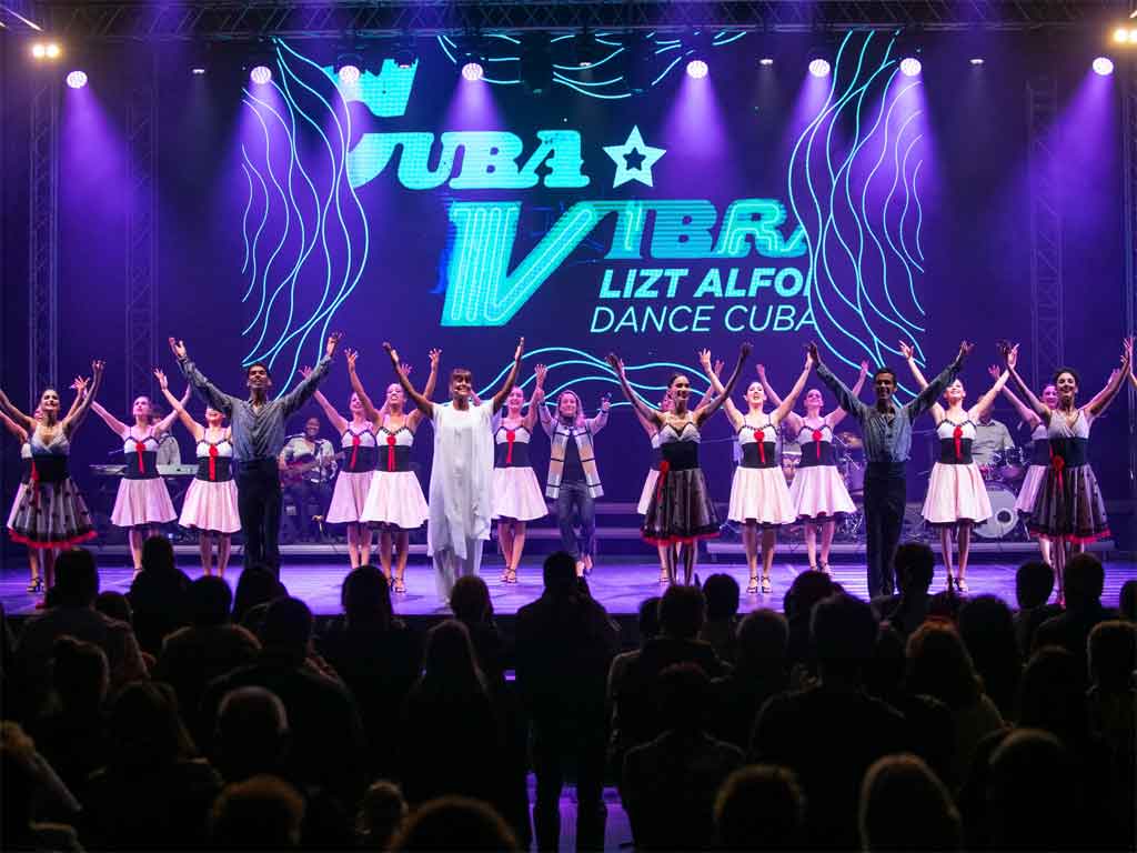 Apoteósica acogida a Lizt Alfonso Dance Cuba en Bulgaria