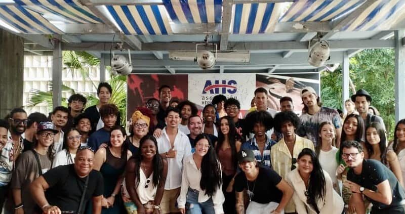 Recibe Asociación Hermanos Saíz nuevos miembros