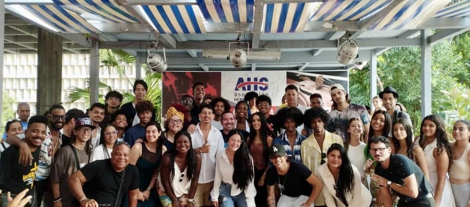 Recibe Asociación Hermanos Saíz nuevos miembros