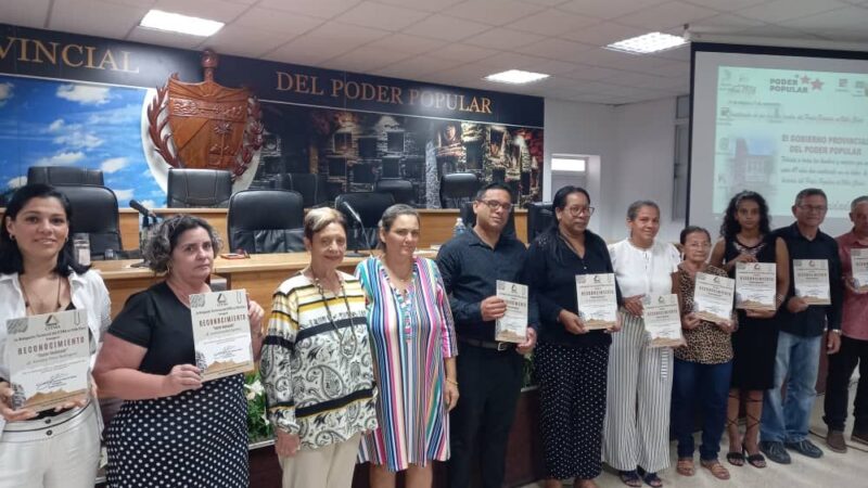 En Villa Clara reconocen a profesionales vinculados a la Gestión y al Patrimonio Documental