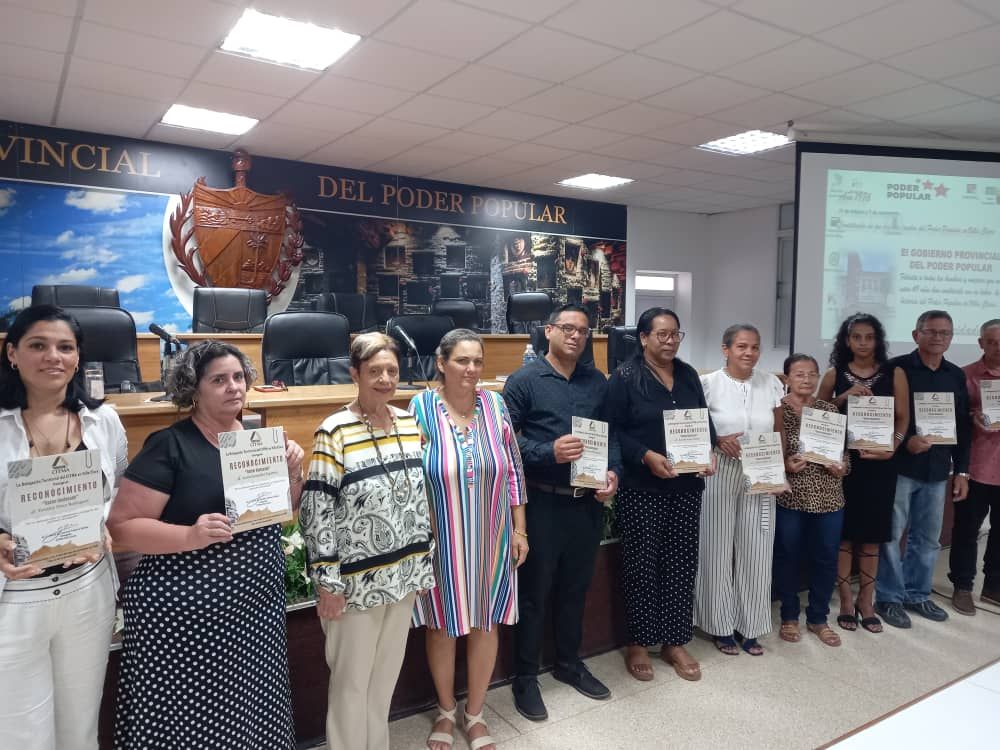 En Villa Clara reconocen a profesionales vinculados a la Gestión y al Patrimonio Documental
