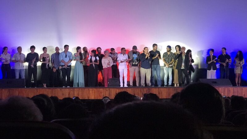 Presentan filme Cinco Historias de Amor y un Bolerón Desesperado