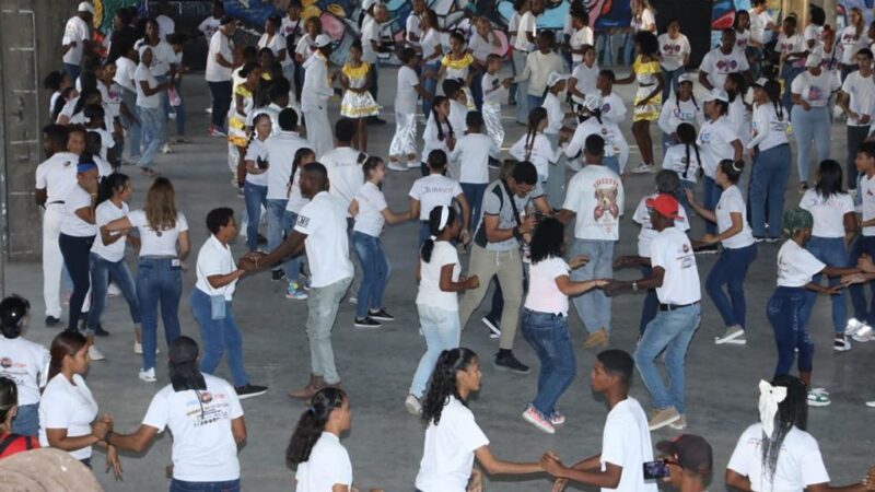 Cuba implanta récord mundial de mayor tiempo bailando casino