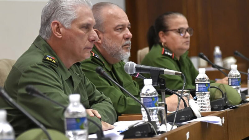 Encabezó Díaz-Canel reunión semanal con autoridades de la capital