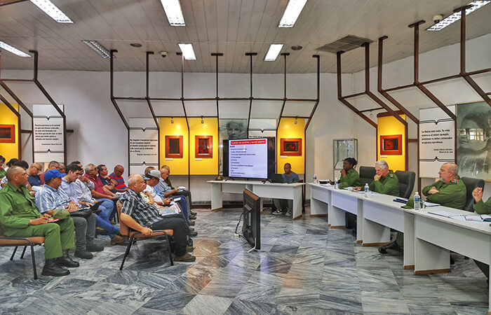 Convoca Presidente cubano a “volcarse” a la recuperación del oriente