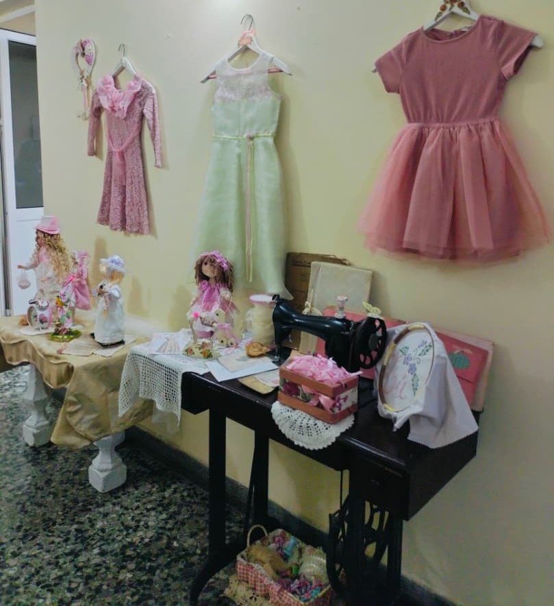 Exposición Ecos del pasado, homenaje desde la artesanía a Radio Enciclopedia (+Fotos)