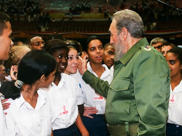 Fidel y los jóvenes