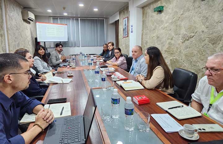 Dialogan directivos del Instituto de Información y Comunicación Social con expertos brasileños
