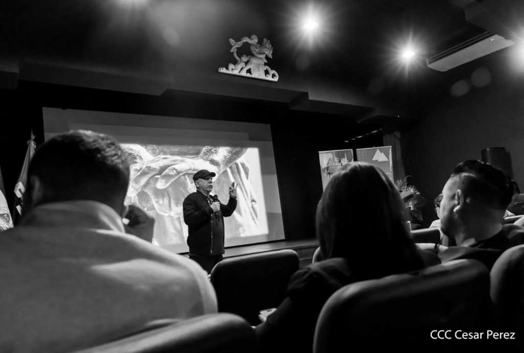 Roberto Chile conversó en Nicaragua sobre el arte de la fotografía