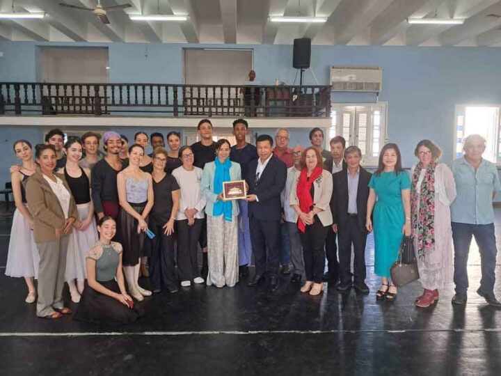 Director del Teatro Ho Guom de Vietnam visita Ballet Nacional de Cuba