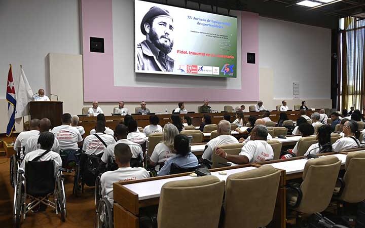 Participó Díaz-Canel en el Primer Encuentro de Organizaciones de Personas con Discapacidad