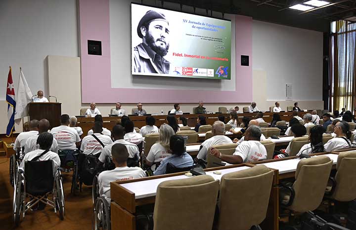 Participó Díaz-Canel en el Primer Encuentro de Organizaciones de Personas con Discapacidad