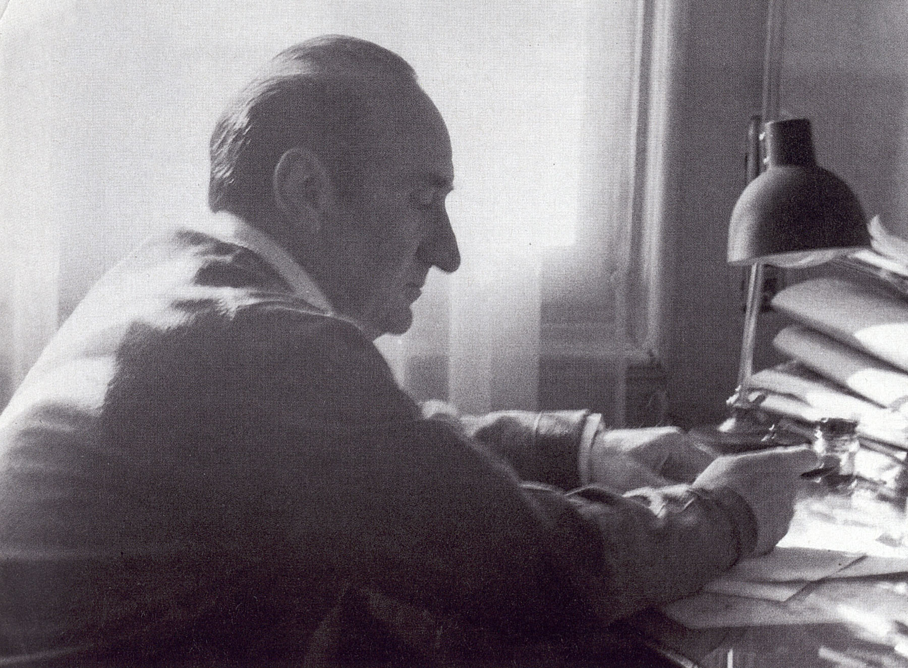 Hablemos de Leopoldo de Luis, un reconocido poeta y crítico español