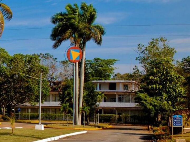 Escuela de Cine de Cuba y Estudios Churubusco firman acuerdo de apoyo