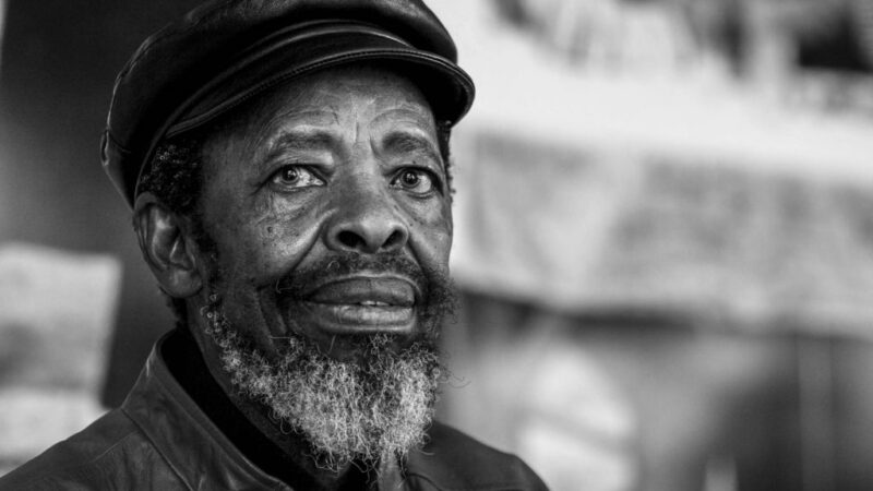 Versos del poeta sudafricano Keorapetse W. Kgositsile