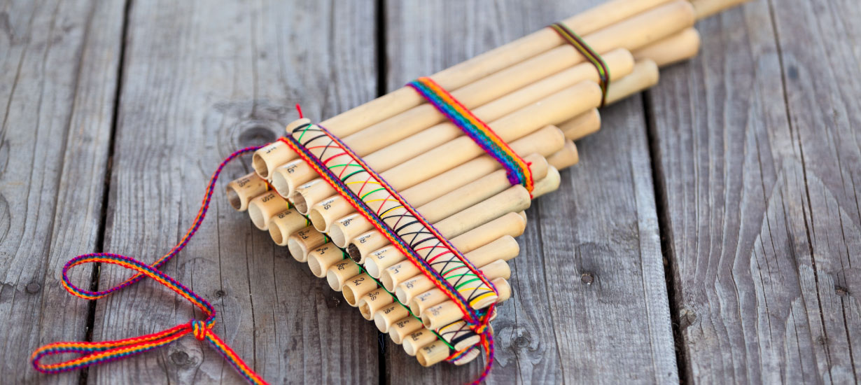 Media hora con su intérprete, May Kay y su Zampoña