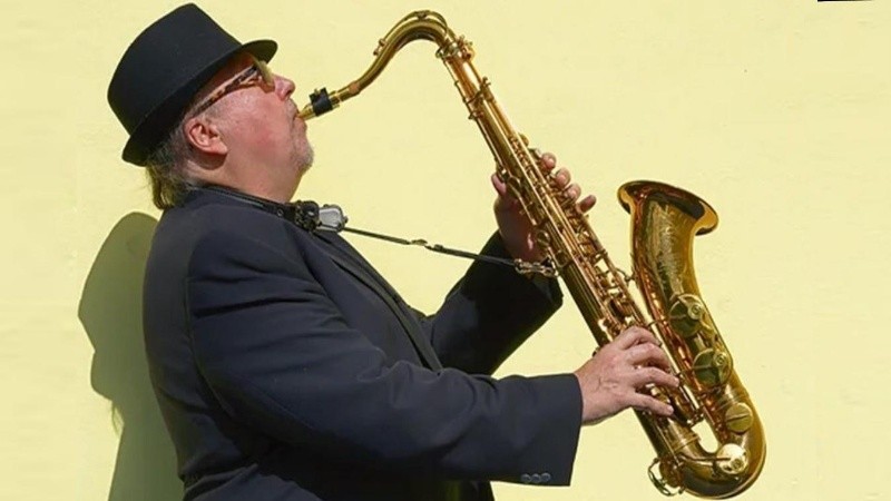 Media hora con su intérprete, el saxofonista y compositor Ed Calle