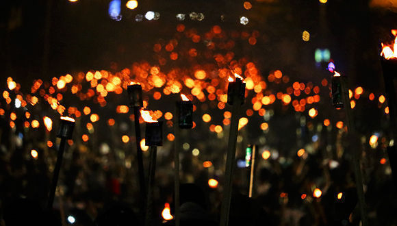 Desfile de las Antorchas con la tropa de Fidel