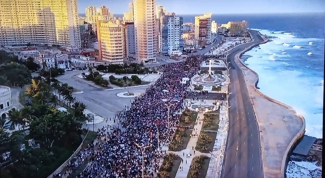 Multitudinaria despedida en Cuba a combatientes caídos en Venezuela