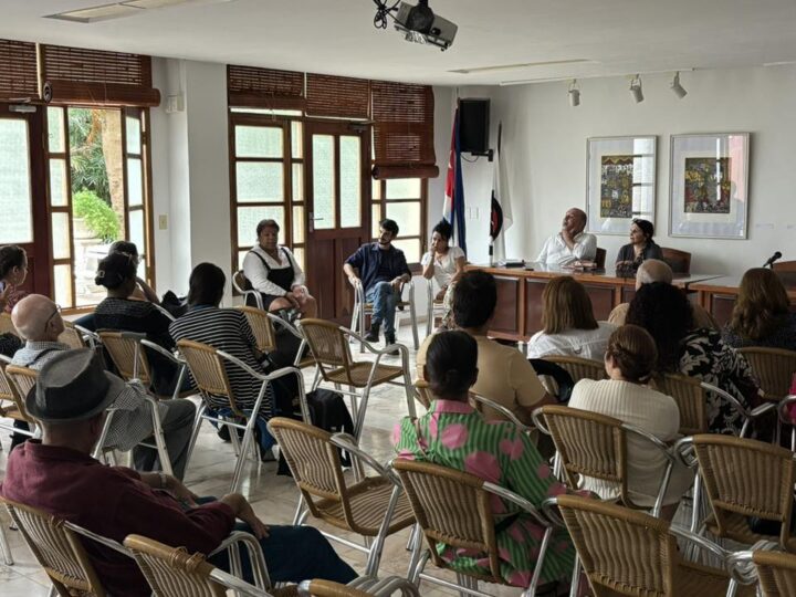 Académicos y artistas debaten sobre la enseñanza teatral en Cuba