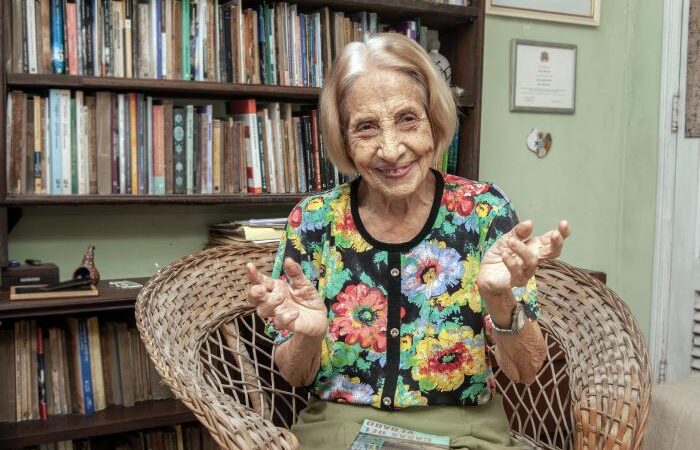 Dedicarán este jueves El elogio oportuno a la escritora María Elena Llana