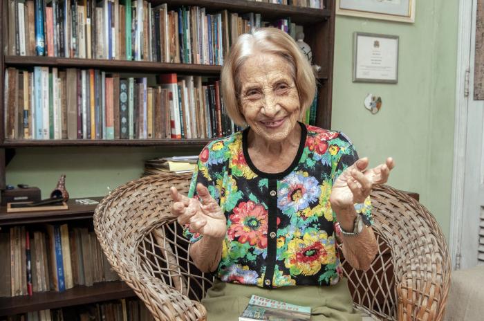 Dedicarán este jueves El elogio oportuno a la escritora María Elena Llana