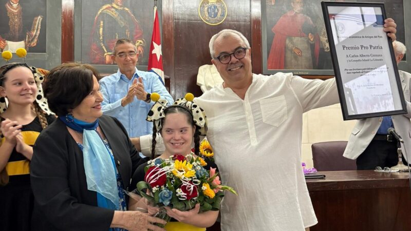 Premian a La Colmenita y al Centro Fidel Castro Ruz