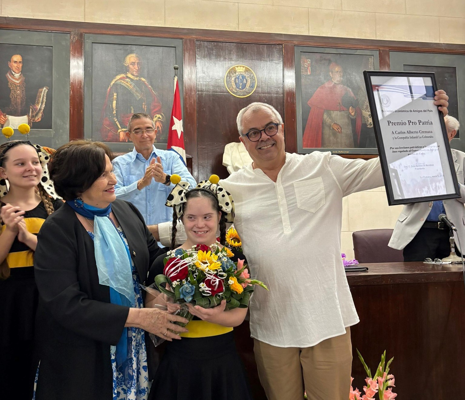 Premian a La Colmenita y al Centro Fidel Castro Ruz