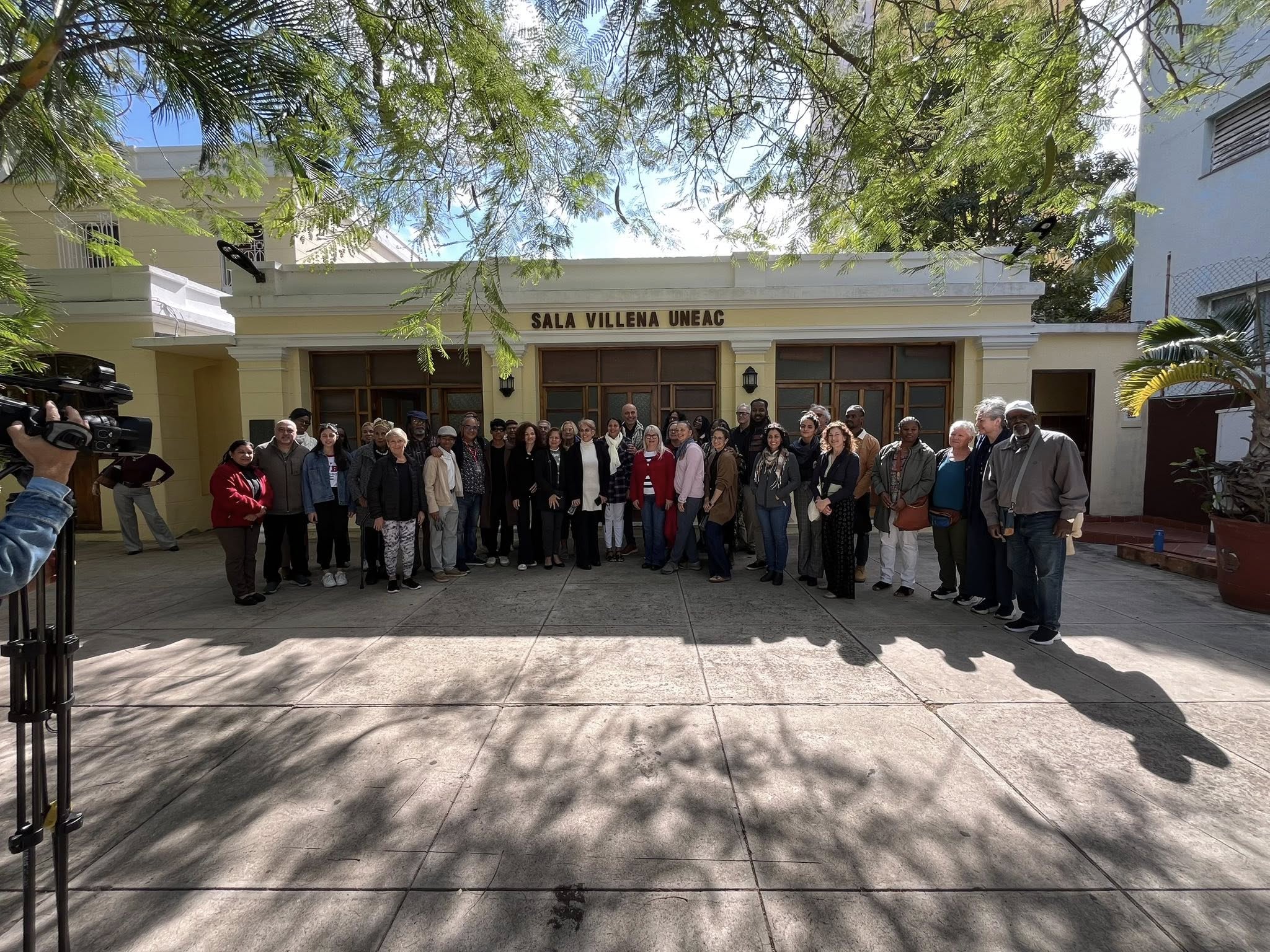 Encuentro entre la Uneac y Busboys and Poets: diálogo por la paz y la creación artística