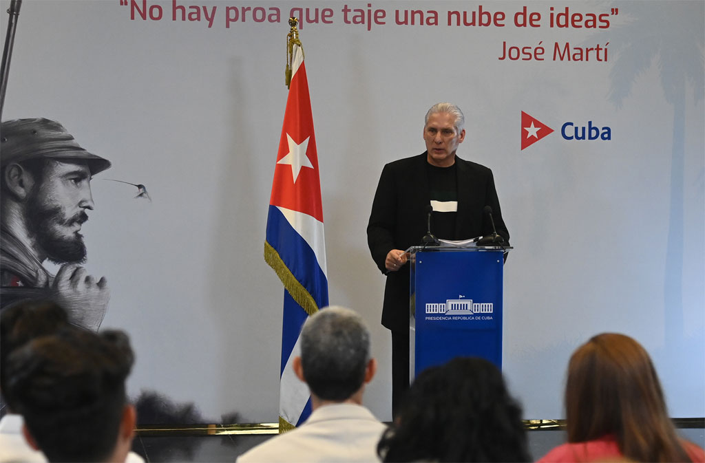 Comparece el Presidente cubano ante medios de prensa