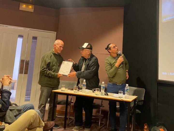 Entregan Diploma de Honor a la Biblioteca Nacional de Cuba José Martí