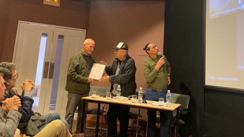 Entregan Diploma de Honor a la Biblioteca Nacional de Cuba José Martí