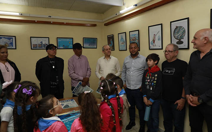 Inauguran en La Habana exposición de humor gráfico sobre contaminación ambiental