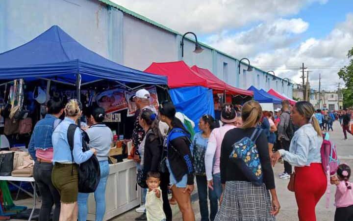 En Camagüey, Feria Nacional de Arte y Artesanía