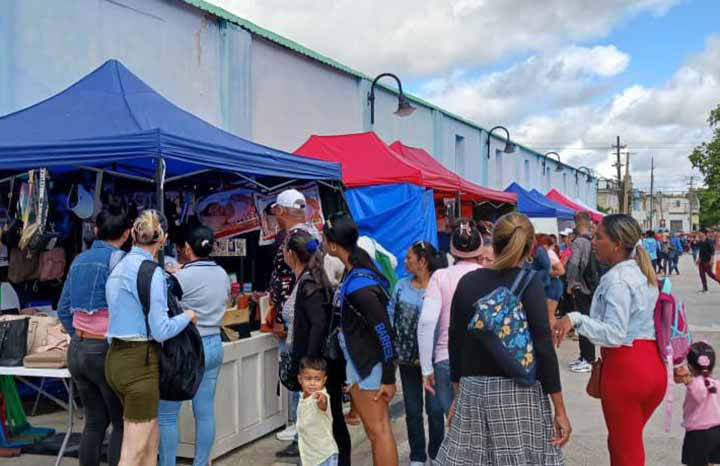 En Camagüey, Feria Nacional de Arte y Artesanía