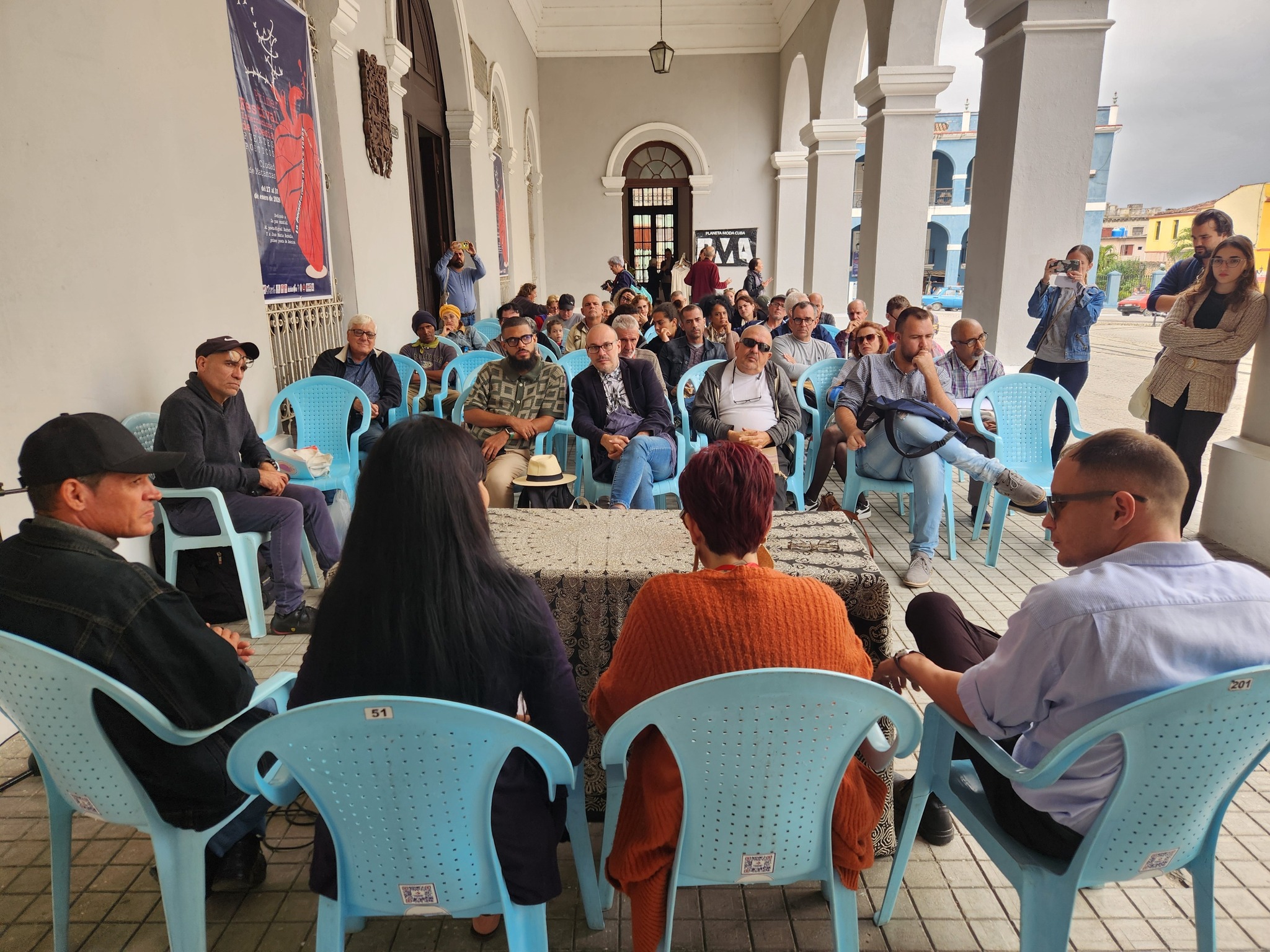 Puentes Poéticos: un abrazo a la humanidad desde la cultura