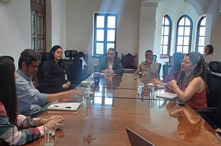 Afianzan vínculos instituciones de Santiago de Cuba y medios públicos de Colombia